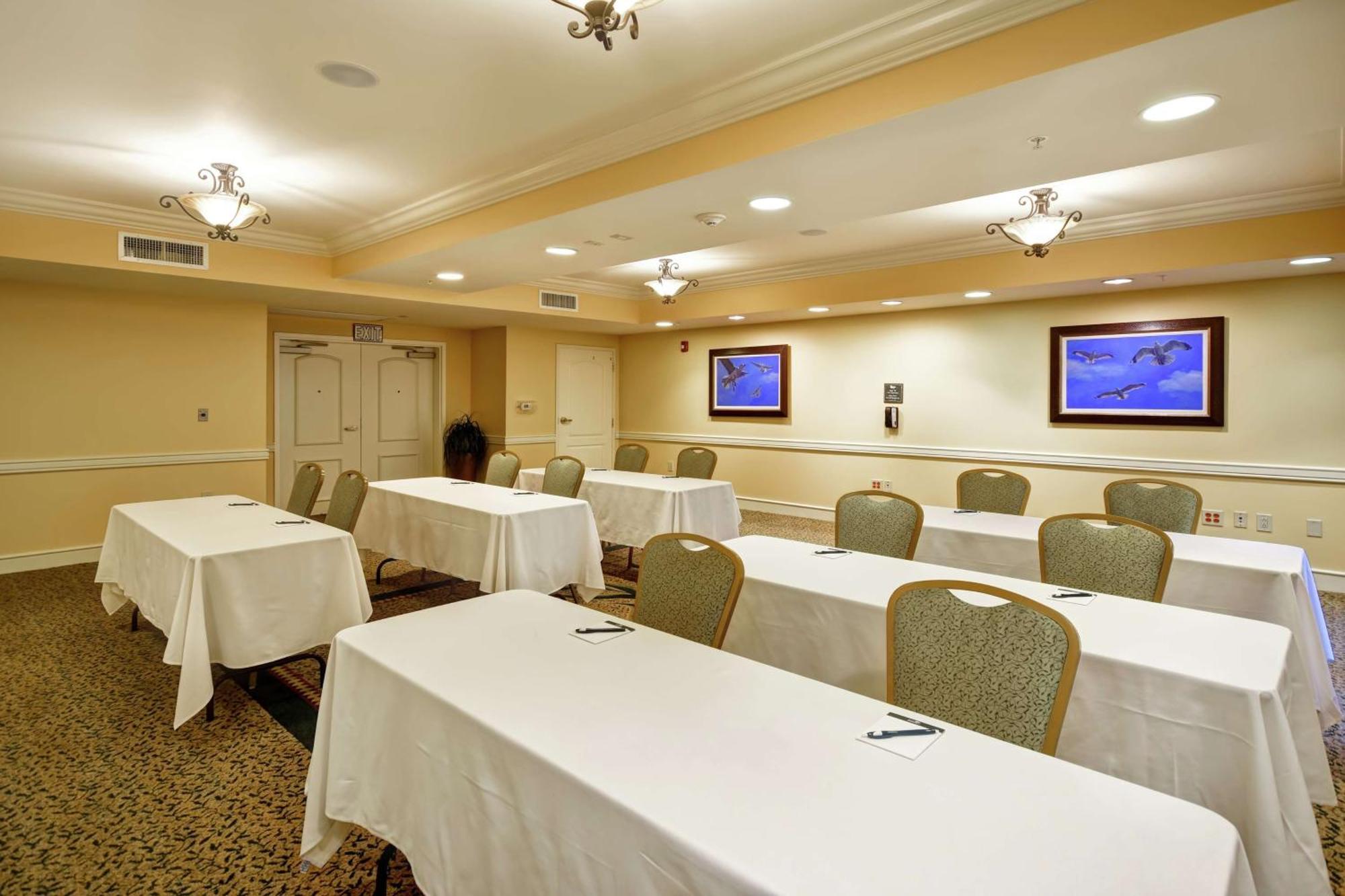 โฮมวูด สวีท บาย ฮิลตัน นอร์ท ชาร์ลสตัน/แอร์พอร์ต Hotel นอร์ทชาร์ลส์ตัน ภายนอก รูปภาพ
