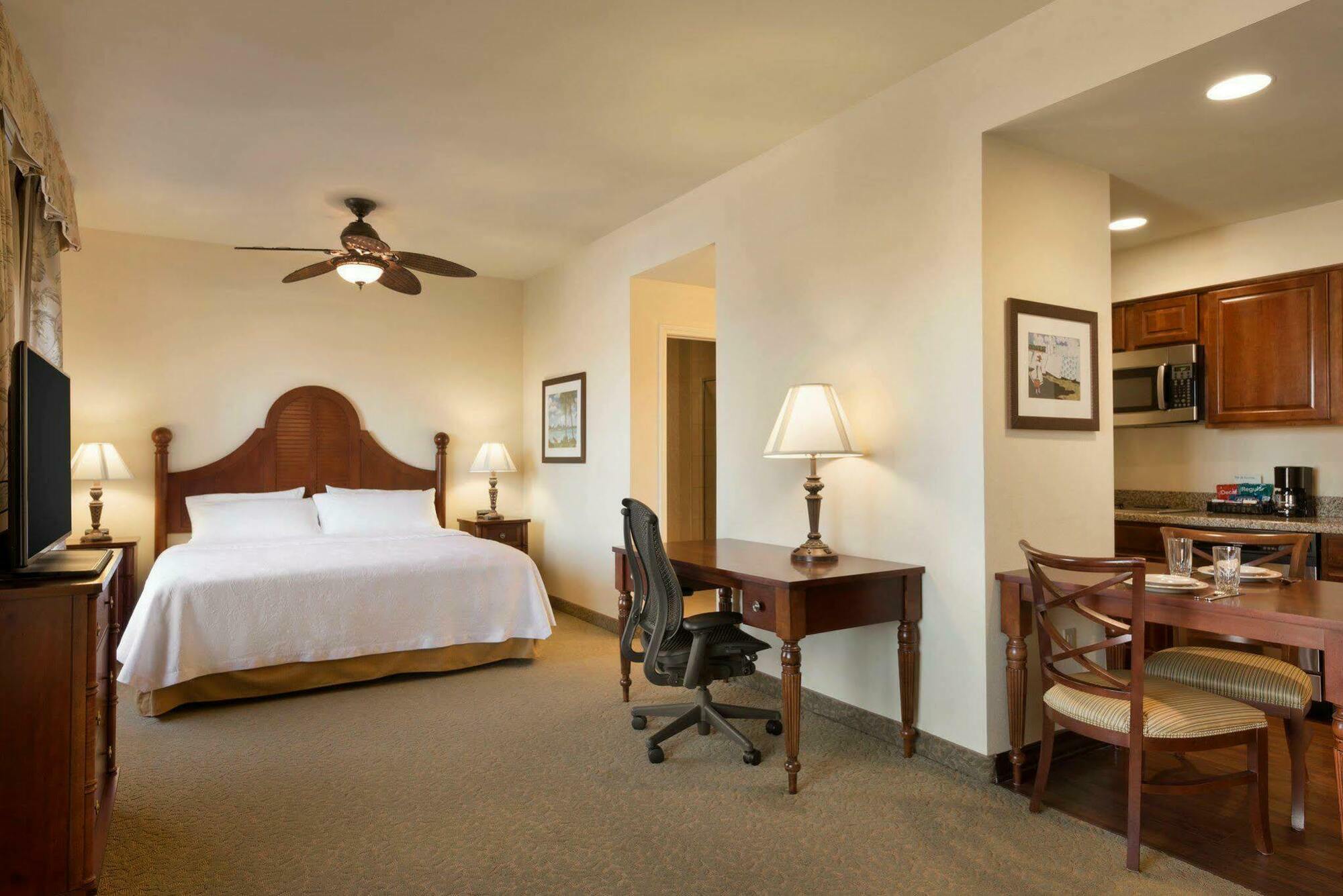 โฮมวูด สวีท บาย ฮิลตัน นอร์ท ชาร์ลสตัน/แอร์พอร์ต Hotel นอร์ทชาร์ลส์ตัน ภายนอก รูปภาพ